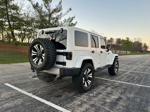 Used 2013 Jeep Wrangler Unlimited Sahara w/ Dual Top Group image 13