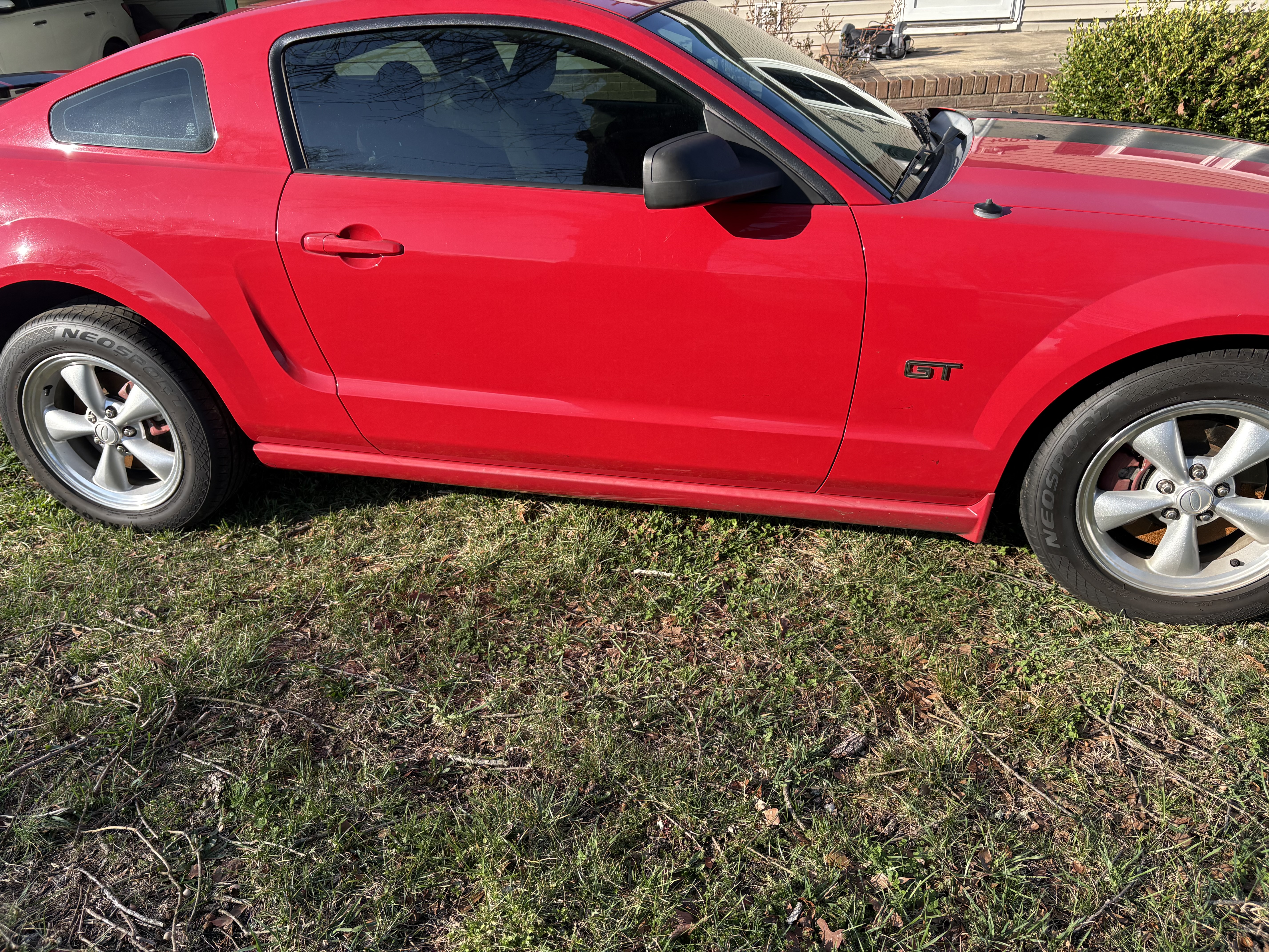 Used 2008 Ford Mustang GT RWD image 2