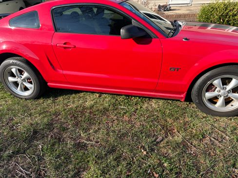 Used 2008 Ford Mustang GT image 2