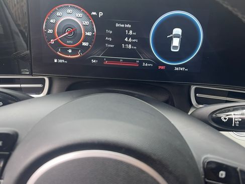 Used 2023 Hyundai Elantra Limited image 29