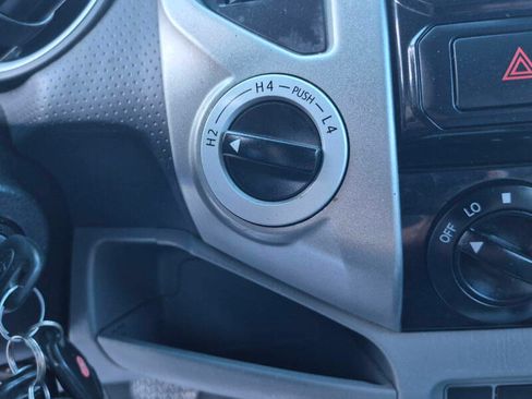 Used 2015 Toyota Tacoma 4x4 Double Cab w/ TRD Off-Road Package image 26