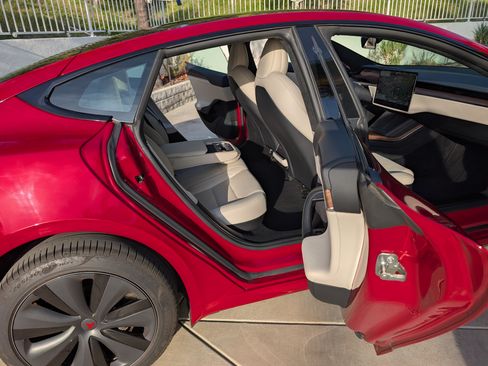 Used 2022 Tesla Model S Standard Range image 13