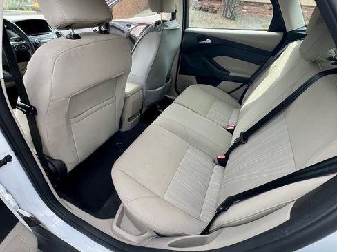 Used 2015 Ford Focus SE image 14