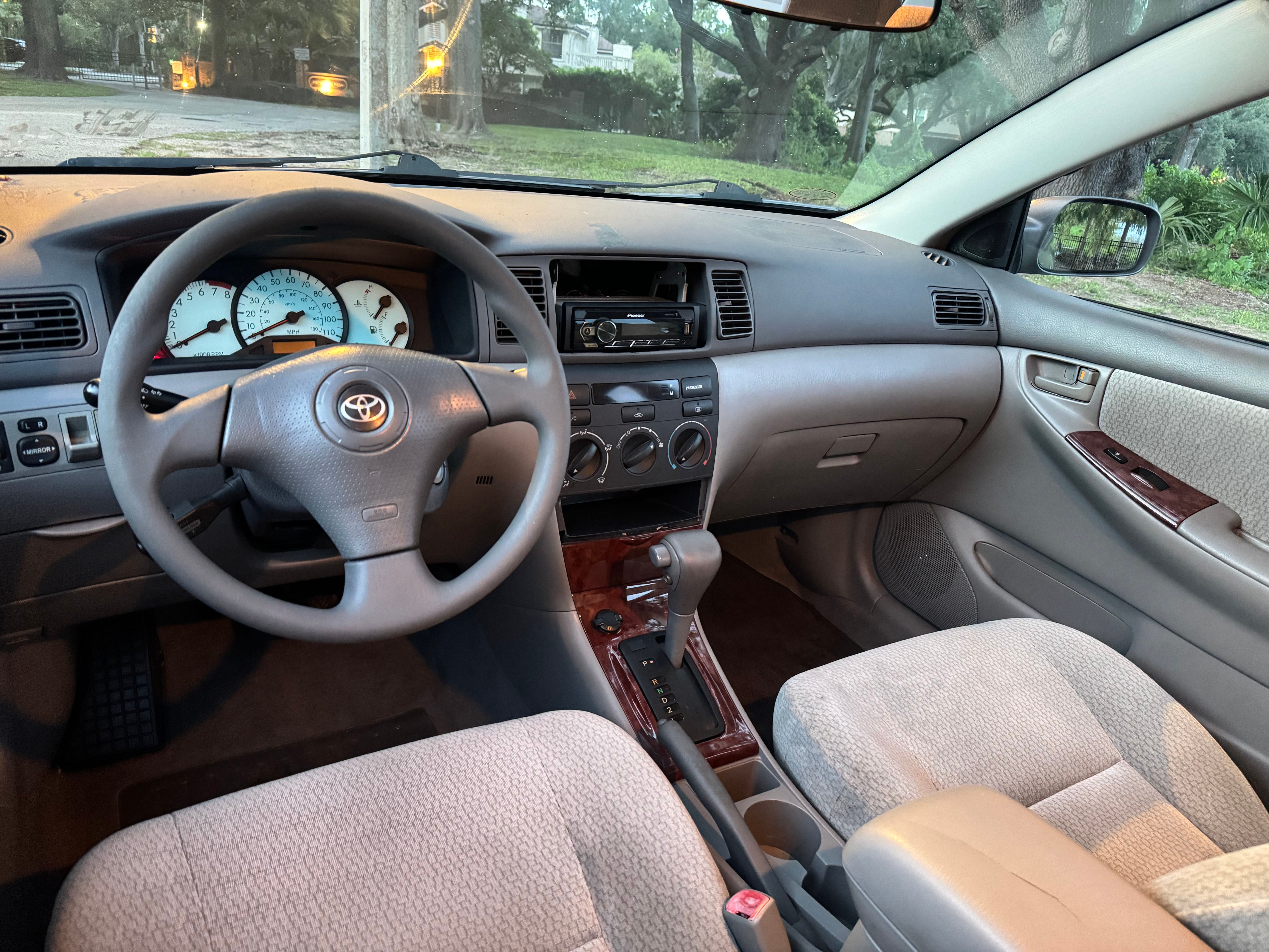 Used 2004 Toyota Corolla LE FWD image 13