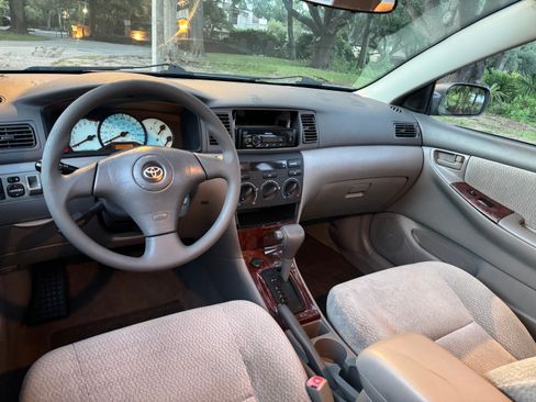Used 2004 Toyota Corolla LE FWD image 13