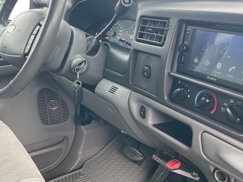 Used 2002 Ford Excursion XLT RWD image 13