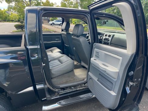 Used 2006 Dodge Dakota Laramie w/ Mopar Chrome Edition Group AWD/4WD image 22