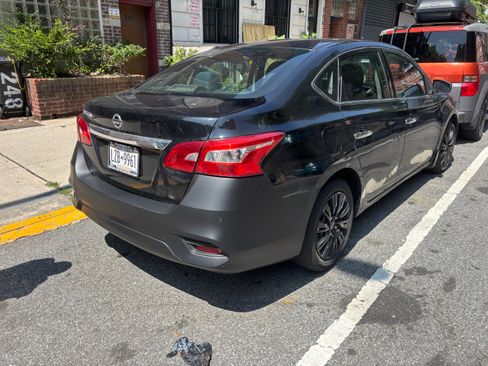 Used 2016 Nissan Sentra S FWD image 10