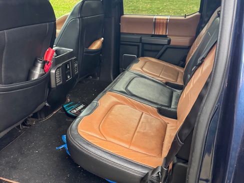 Used 2016 Ford F150 Limited image 9