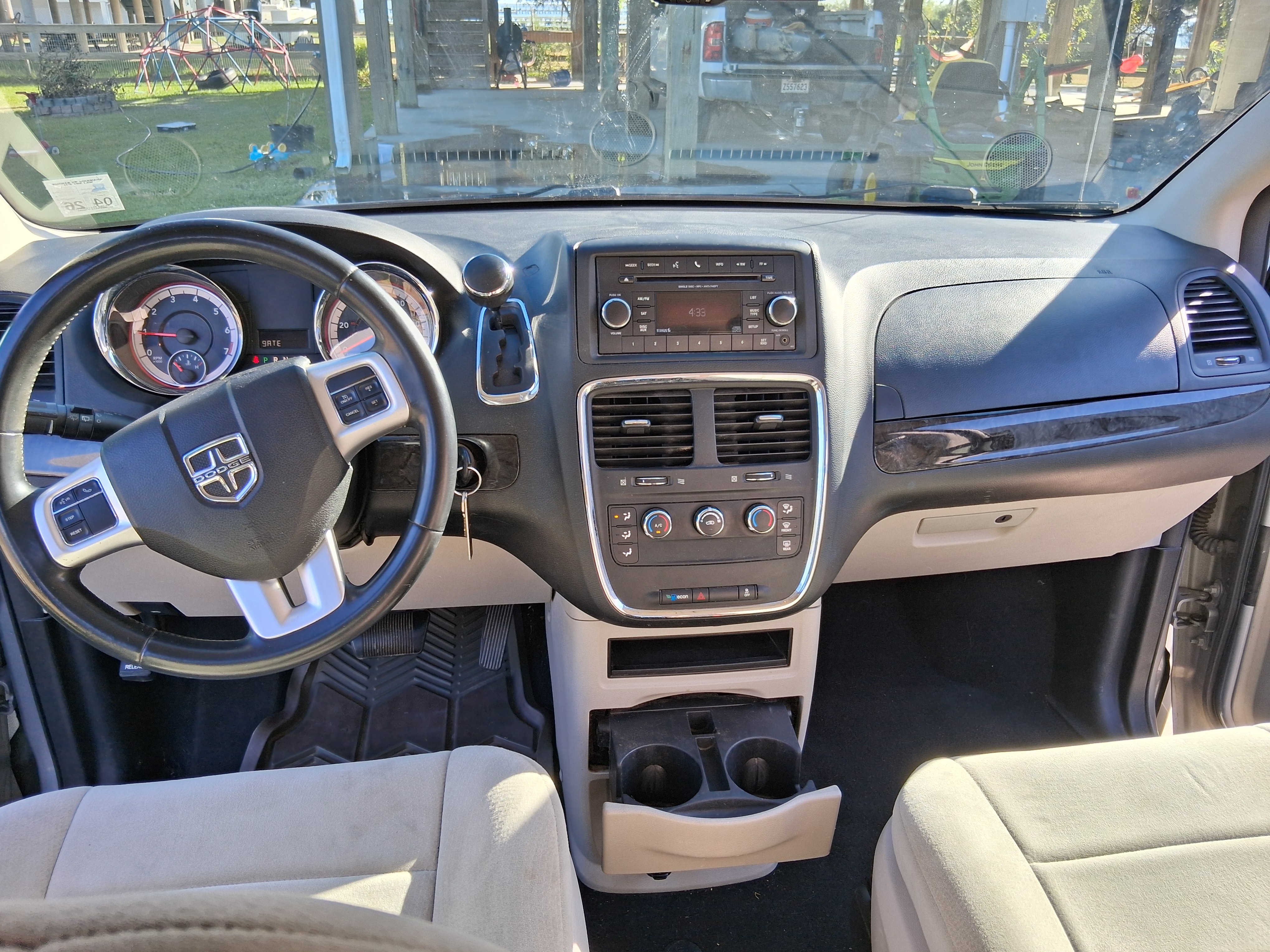 Used 2013 Dodge Grand Caravan American Value Package w/ UConnect Hands-Free Group FWD image 26
