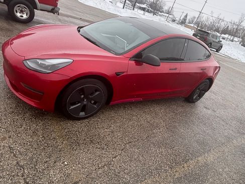 Used 2022 Tesla Model 3 image 2