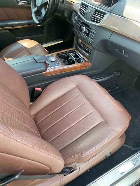Used 2010 Mercedes-Benz E 550 4MATIC Sedan image 19