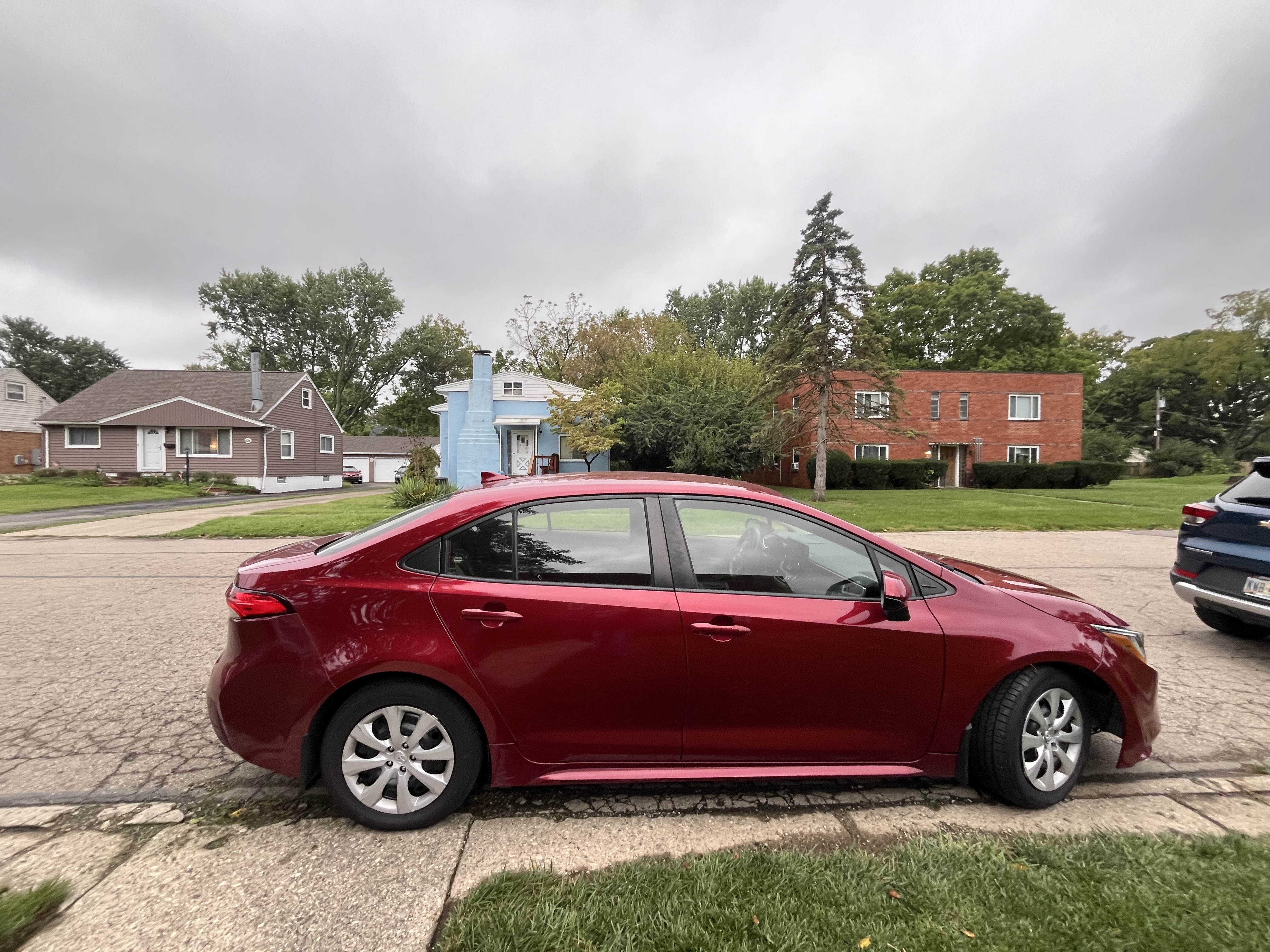 Used 2022 Toyota Corolla LE FWD image 4
