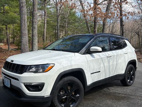 Used 2020 Jeep Compass Latitude image 1