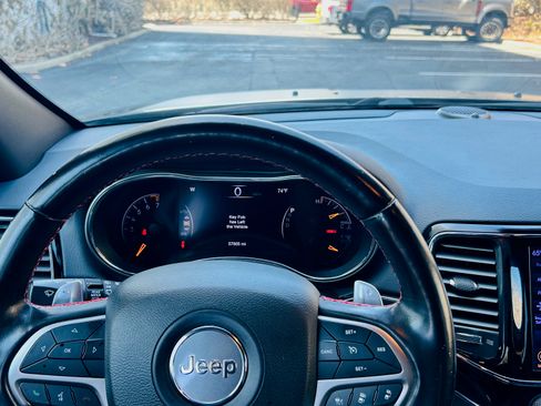 Used 2020 Jeep Grand Cherokee Trailhawk w/ Trailhawk Luxury Group image 19