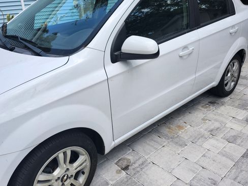 Used 2011 Chevrolet Aveo LT w/ Power and Convenience Package image 2