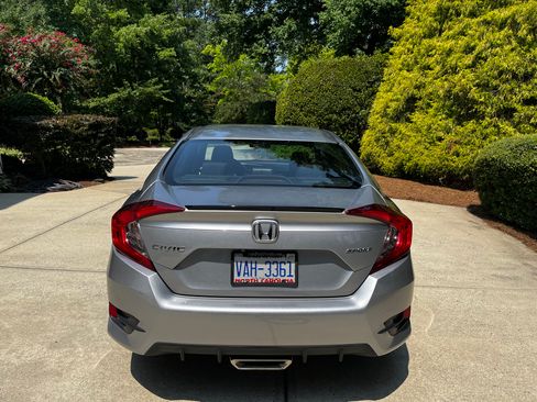 Used 2019 Honda Civic Sport image 5