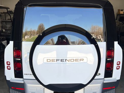 Used 2023 Land Rover Defender 110 S image 6