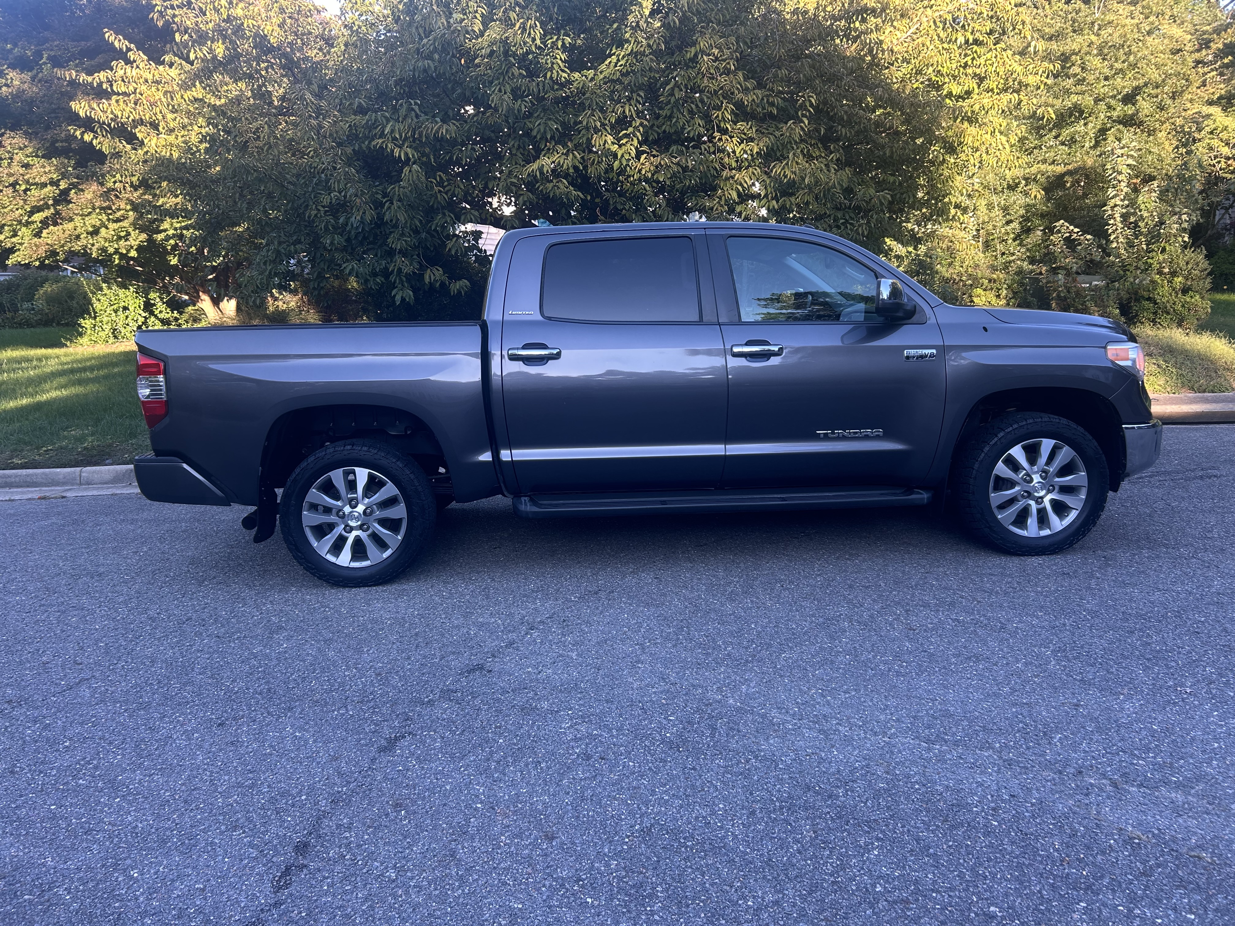 Used 2015 Toyota Tundra Limited w/ Limited Premium Package AWD/4WD image 21