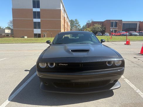 Used 2023 Dodge Challenger R/T w/ T/A Package image 4