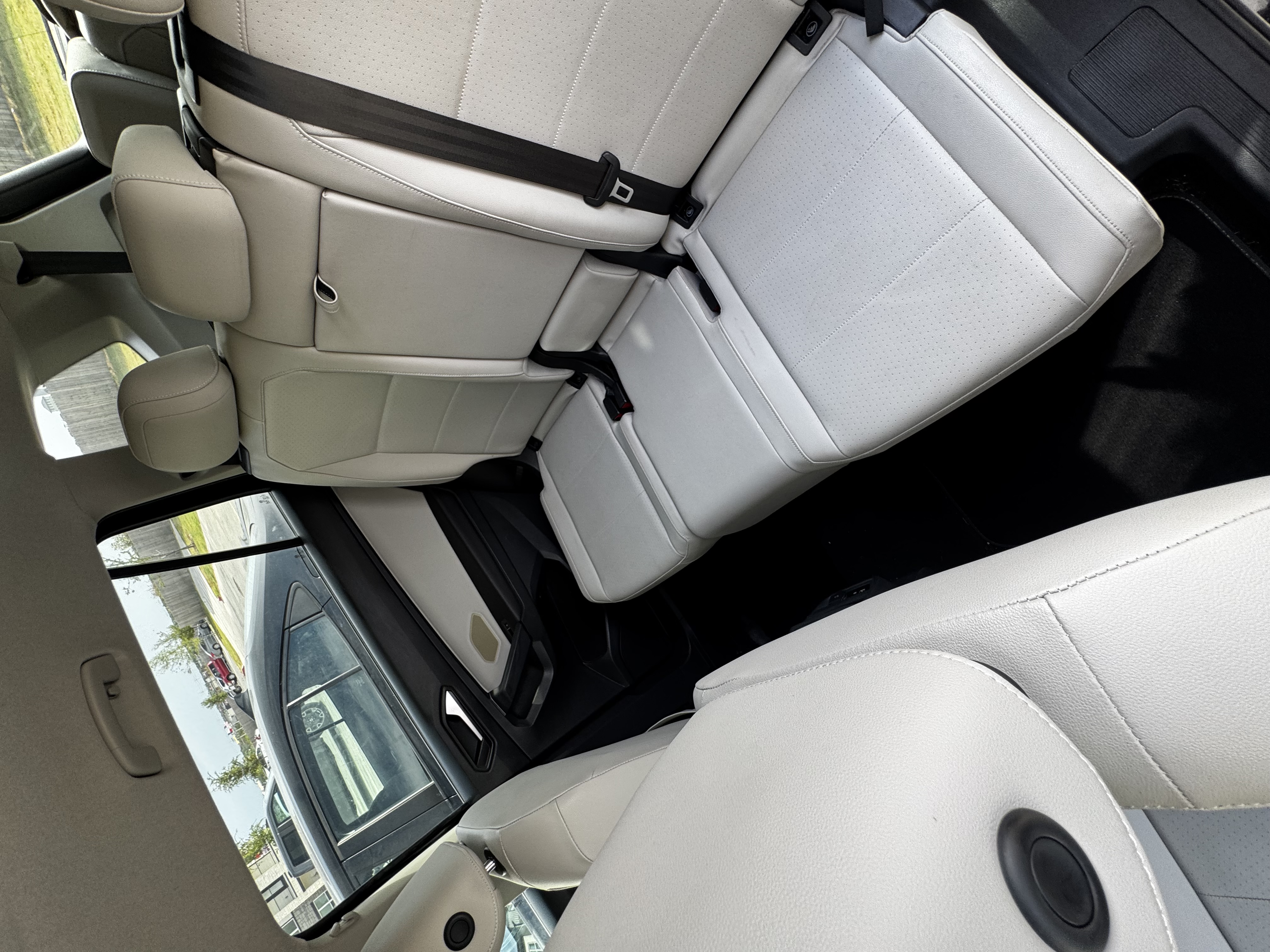 Used 2019 Volkswagen Tiguan SE FWD image 11