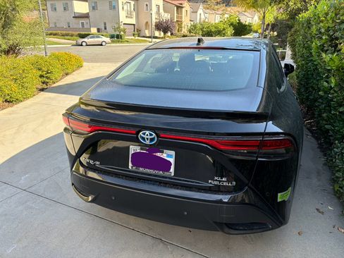 Used 2021 Toyota Mirai w/ Advanced Technology Package image 8