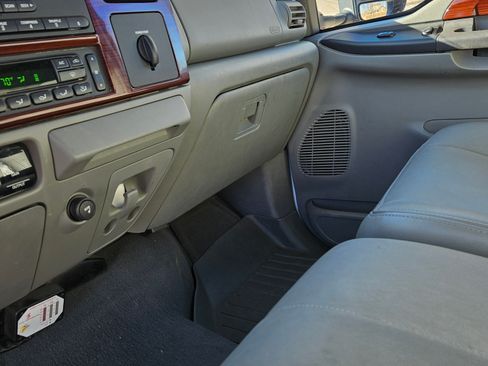 Used 2006 Ford F350 Lariat image 14