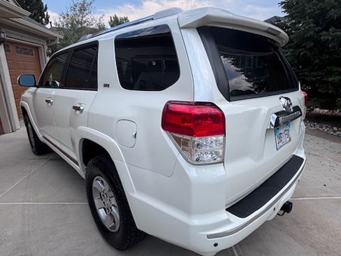 Used 2013 Toyota 4Runner SR5 AWD/4WD image 8