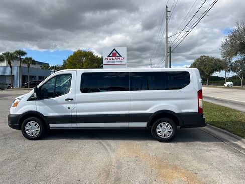 Used 2022 Ford Transit 350 XLT image 10