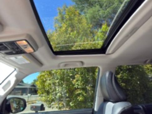 Used 2016 Toyota 4Runner SR5 Premium AWD/4WD image 18