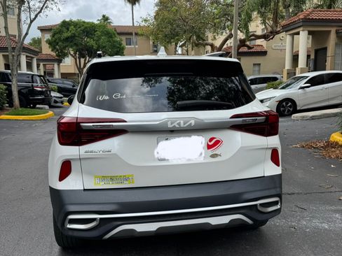 Used 2022 Kia Seltos S FWD image 5