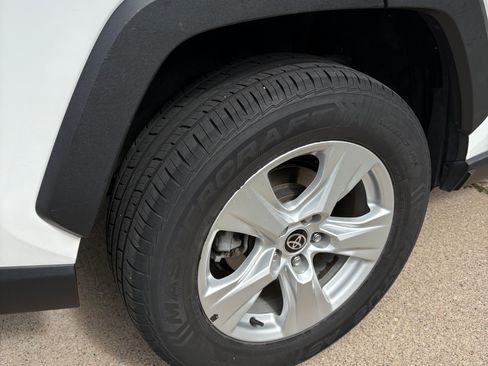 Used 2021 Toyota RAV4 XLE AWD/4WD image 8
