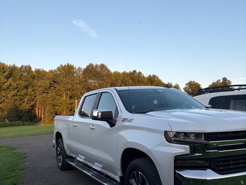 Used 2021 Chevrolet Silverado 1500 LT w/ All Star Edition Plus AWD/4WD image 2