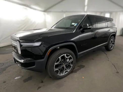 Used 2025 Rivian R1S Adventure image 1