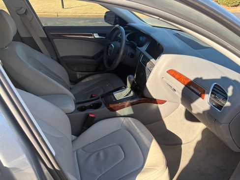 Used 2010 Audi A4 2.0T Premium image 11