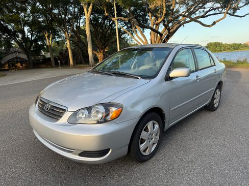 Used 2006 Toyota Corolla CE FWD image 2