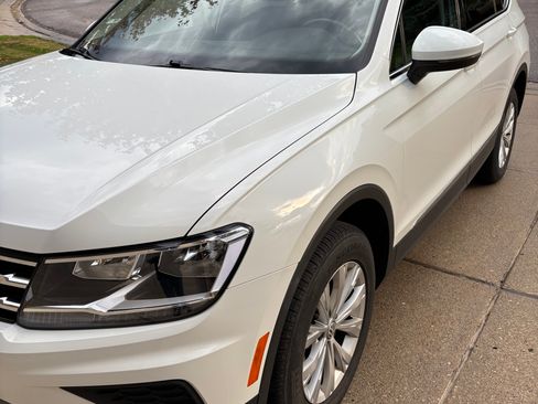 Used 2018 Volkswagen Tiguan SE image 2