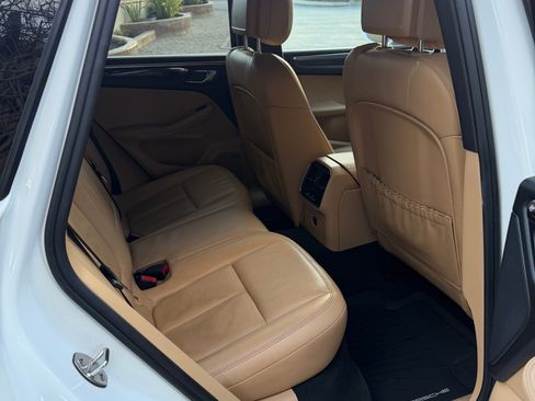 Used 2017 Porsche Macan image 12