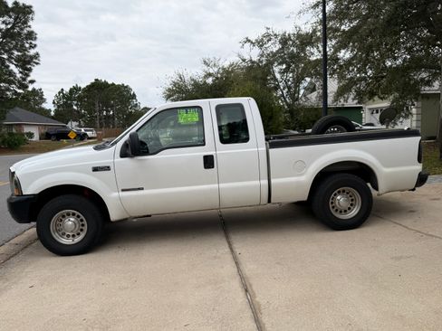 Used 2000 Ford F250 Short Bed image 2
