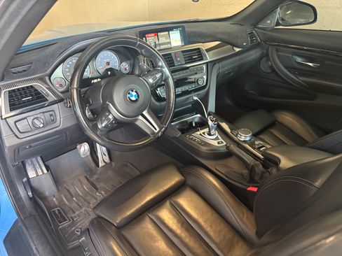 Used 2018 BMW M4 Convertible RWD image 11