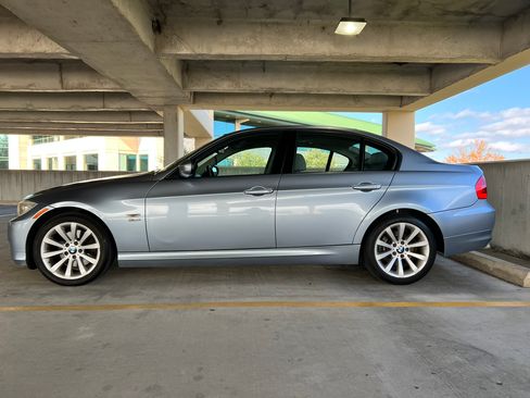 Used 2011 BMW 328i xDrive Sedan image 5