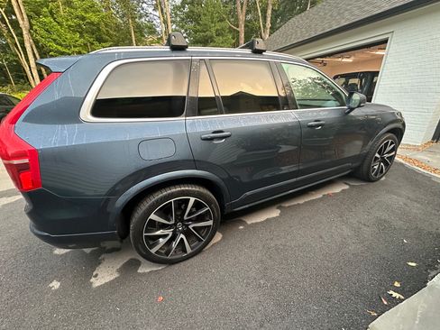Used 2020 Volvo XC90 T6 Momentum AWD/4WD image 1