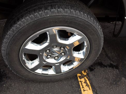 Used 2012 Ford F150 XLT w/ XLT Chrome Pkg image 9