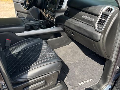 Used 2019 RAM 1500 Big Horn AWD/4WD image 17