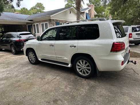Used 2010 Lexus LX 570 4WD image 9