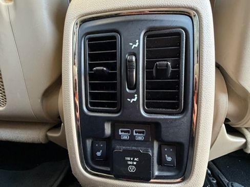 Used 2014 Jeep Grand Cherokee Limited RWD image 9