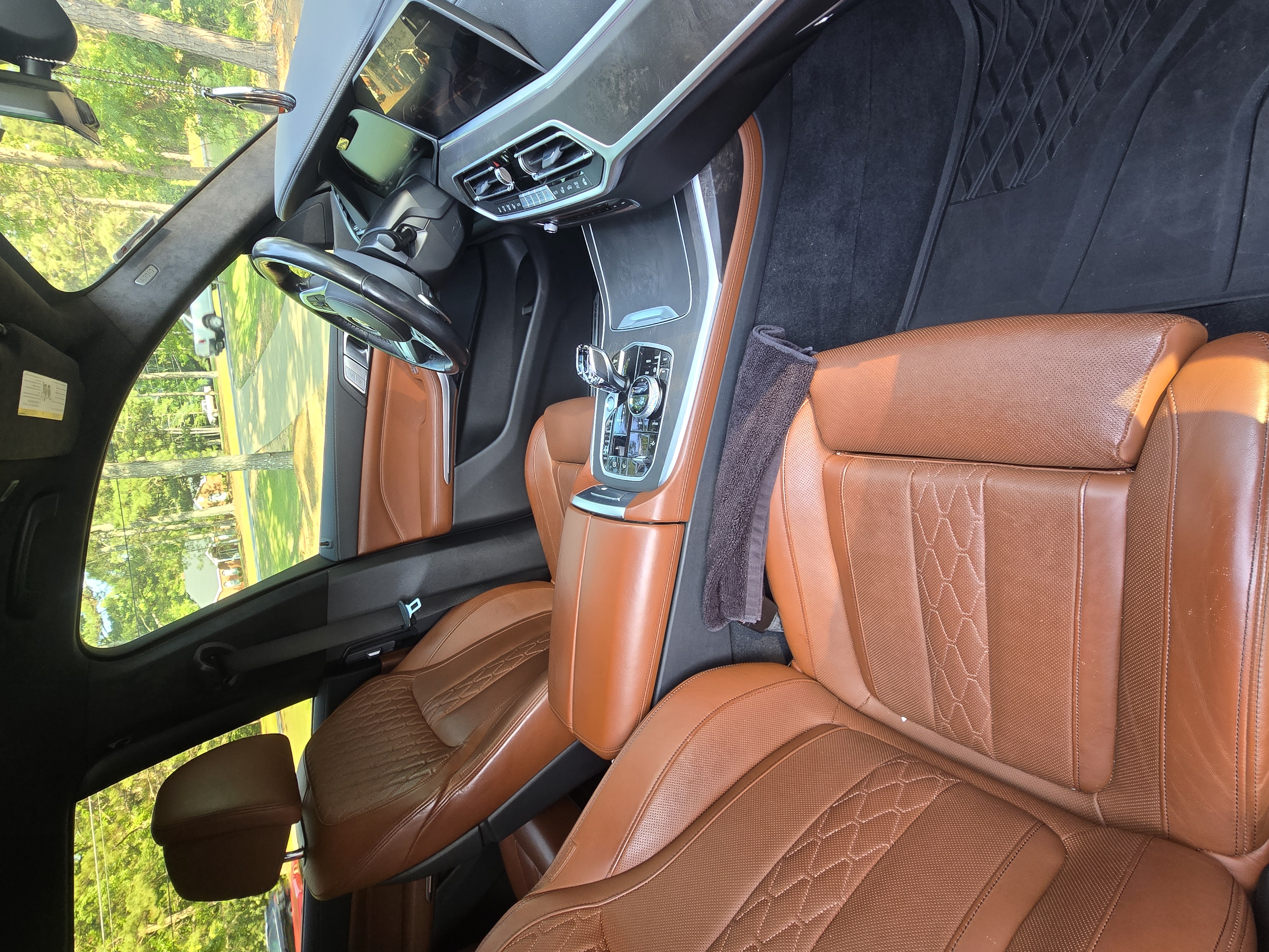 Used 2021 BMW X7 xDrive40i w/ M Sport Package AWD/4WD image 4