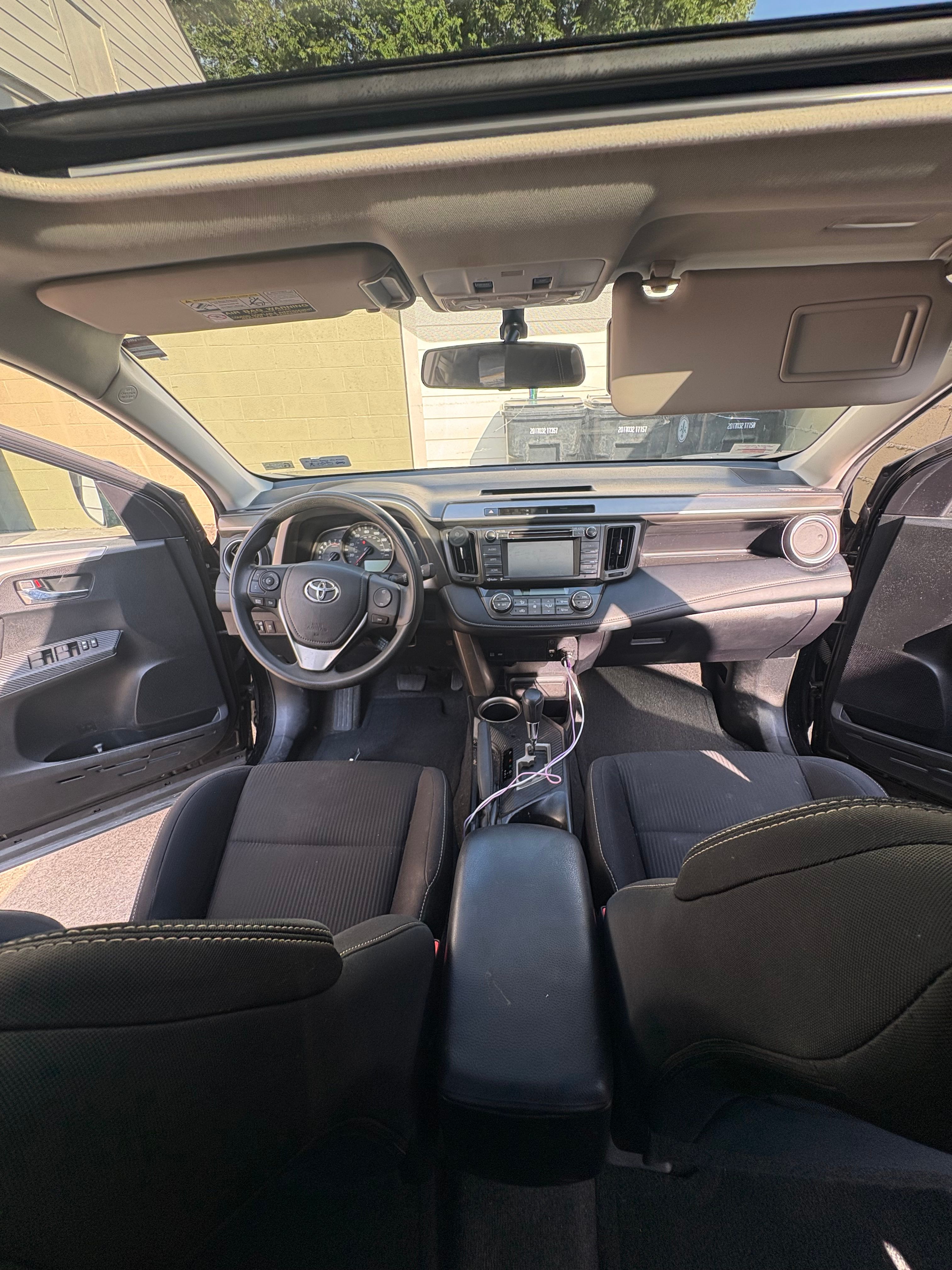 Used 2015 Toyota RAV4 XLE AWD/4WD image 9