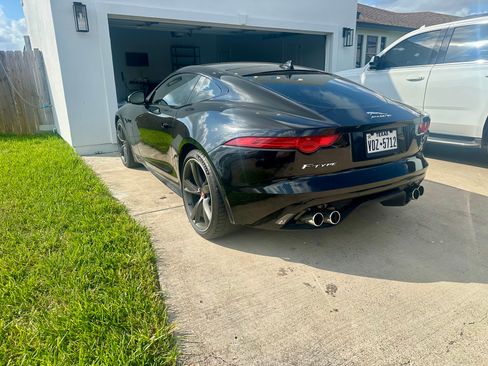 Used 2015 Jaguar F-TYPE R image 12