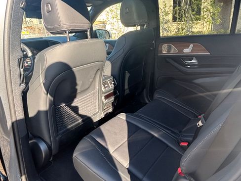 Used 2025 Mercedes-Benz GLS 450 4MATIC image 8